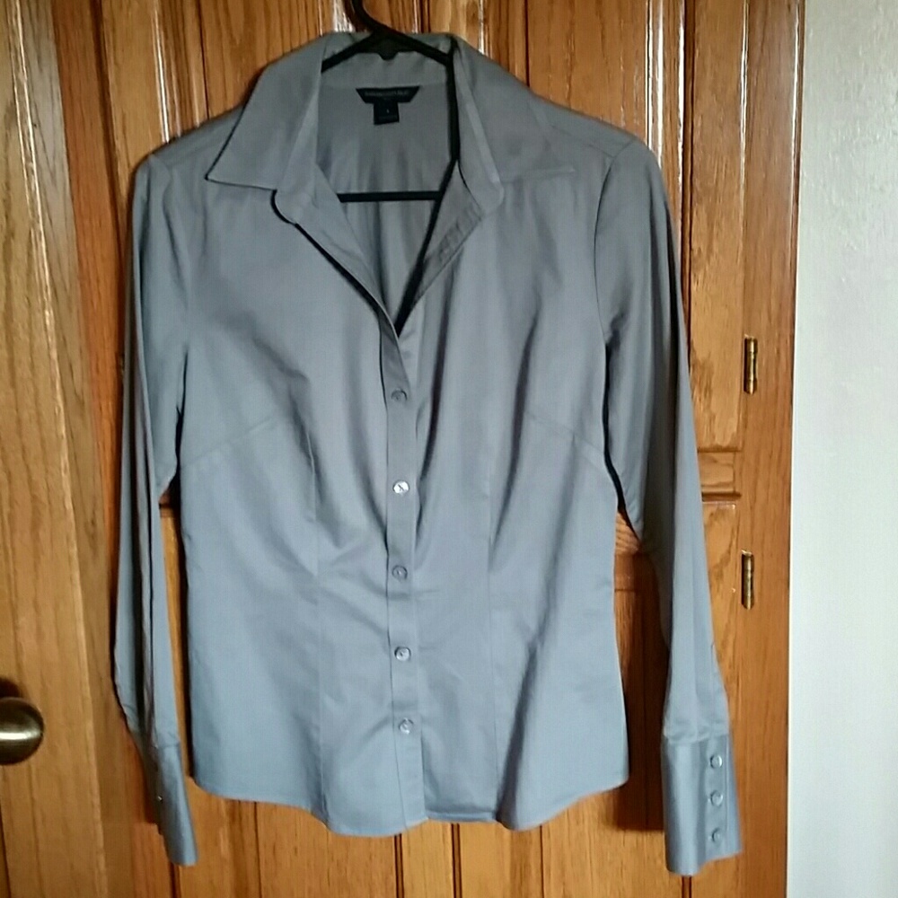 Banana Republic Women's Charcoal Gray shirt Size 4